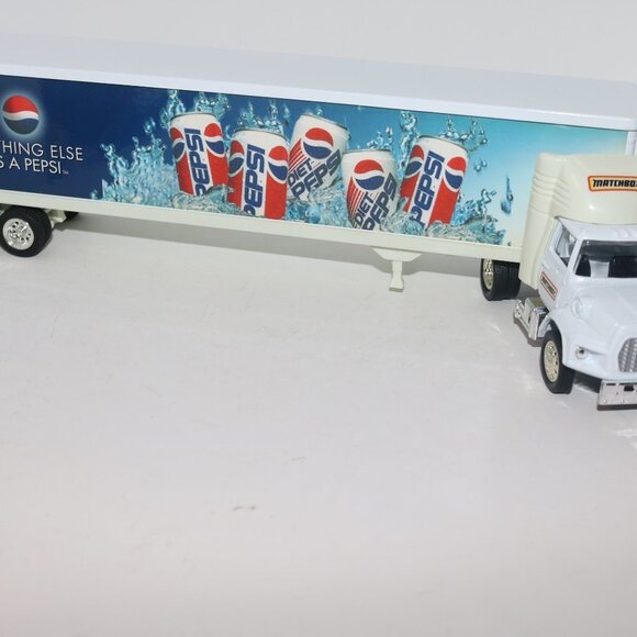 Matchbox Gold Collection King Size Rigs Pepsi truck with box - Picture 7 of 12
